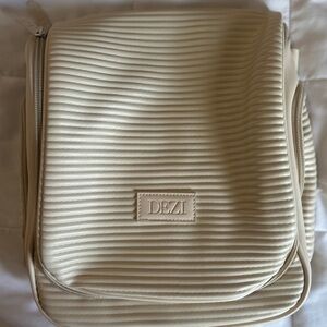 DEZI Ribbed Cream Backpack